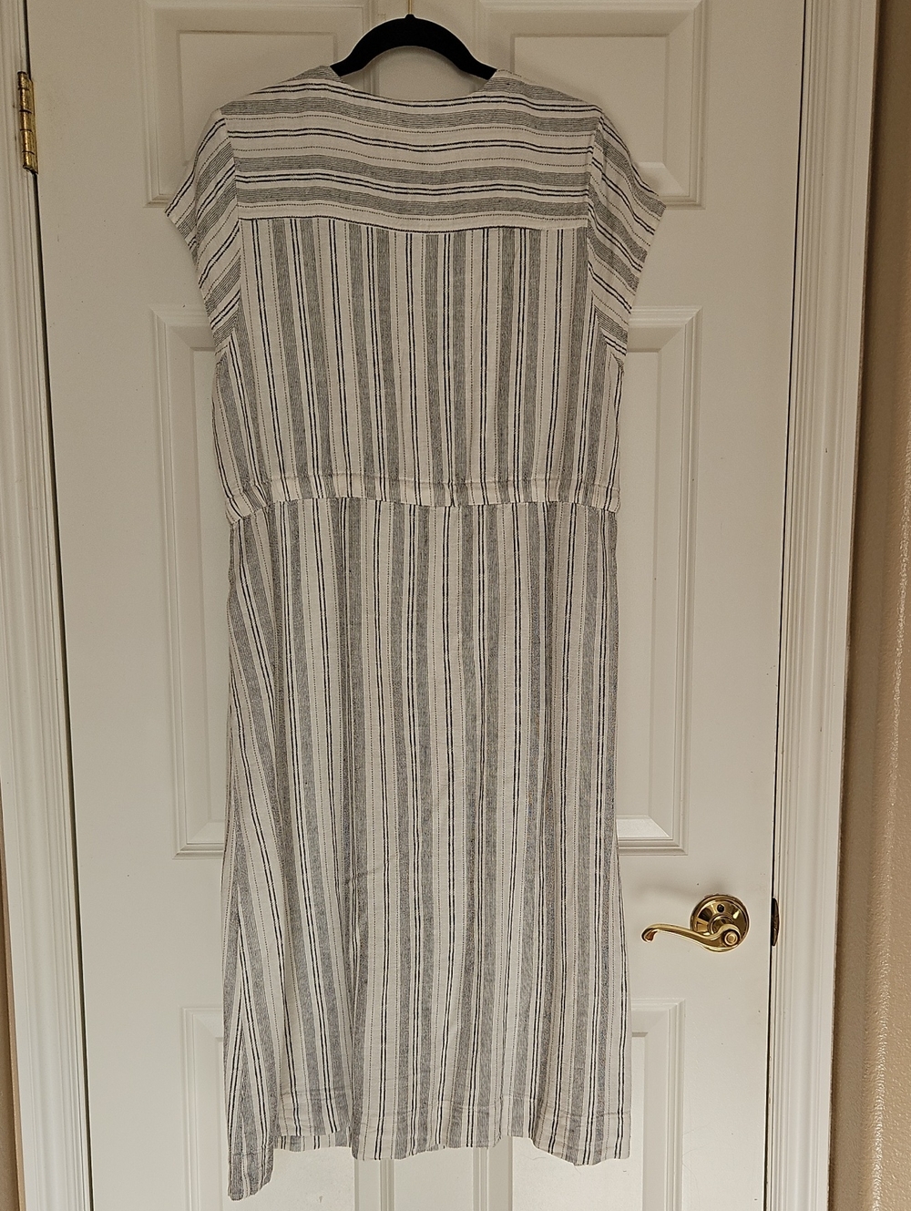 Striped Button-Front Midi Dress - Picture 6 of 6